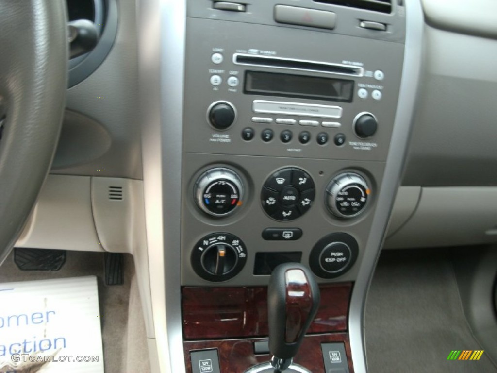 2007 Suzuki Grand Vitara Luxury 4x4 Controls Photos