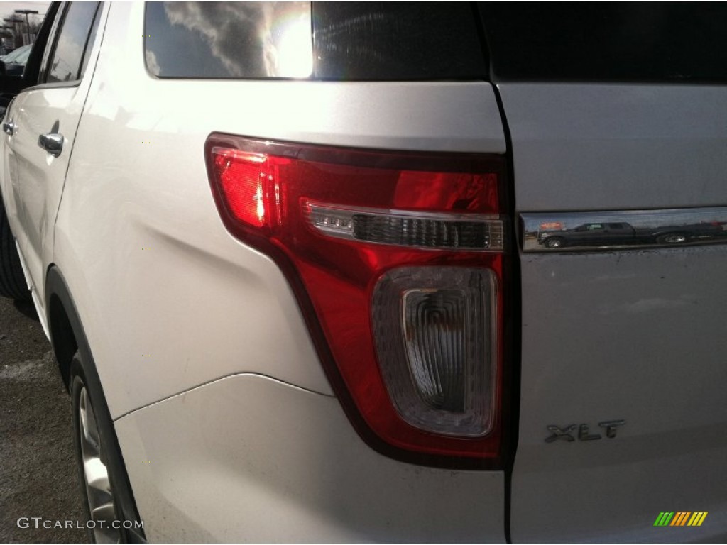 2011 Explorer XLT 4WD - White Platinum Tri-Coat / Charcoal Black photo #9