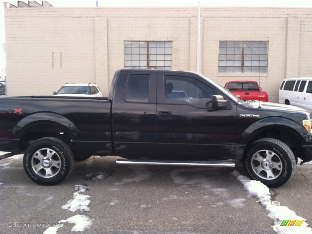 2010 F150 STX SuperCab 4x4 - Tuxedo Black / Medium Stone photo #4