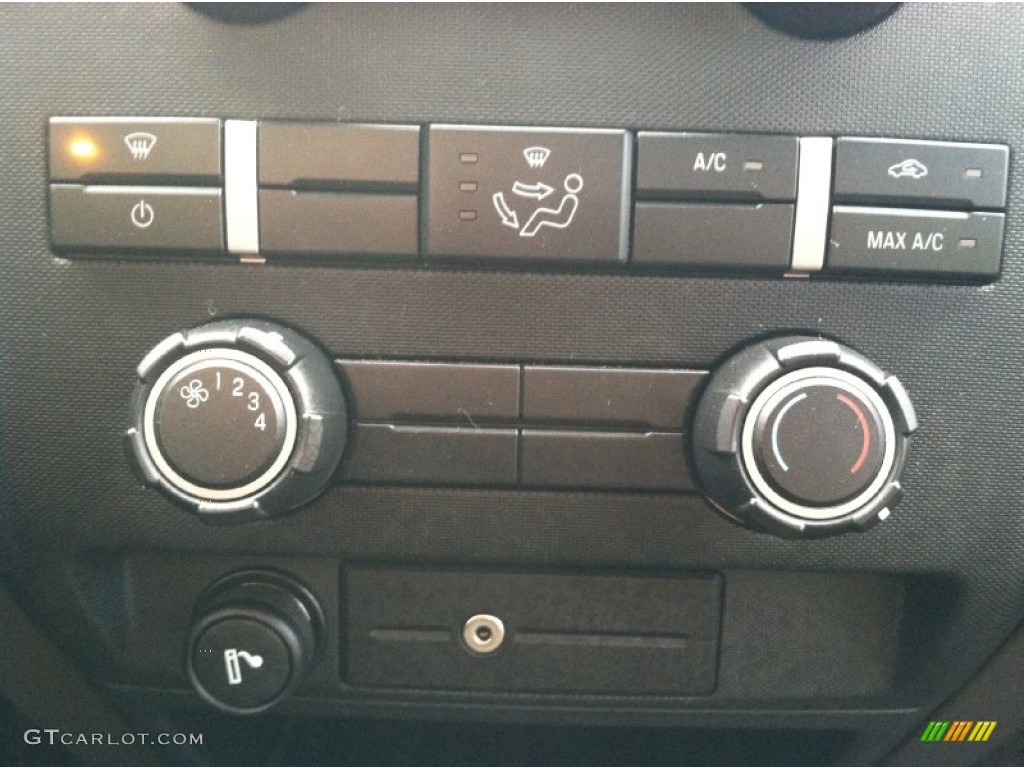 2010 F150 STX SuperCab 4x4 - Tuxedo Black / Medium Stone photo #27