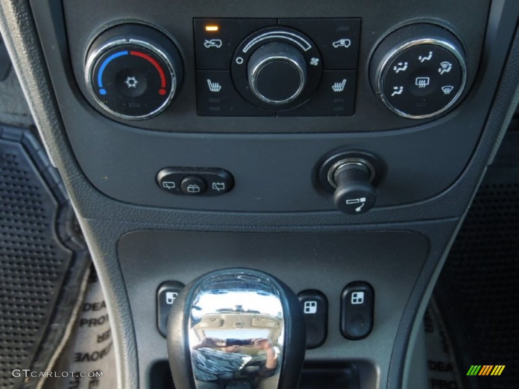 2007 Chevrolet HHR LT Controls Photo #76243150