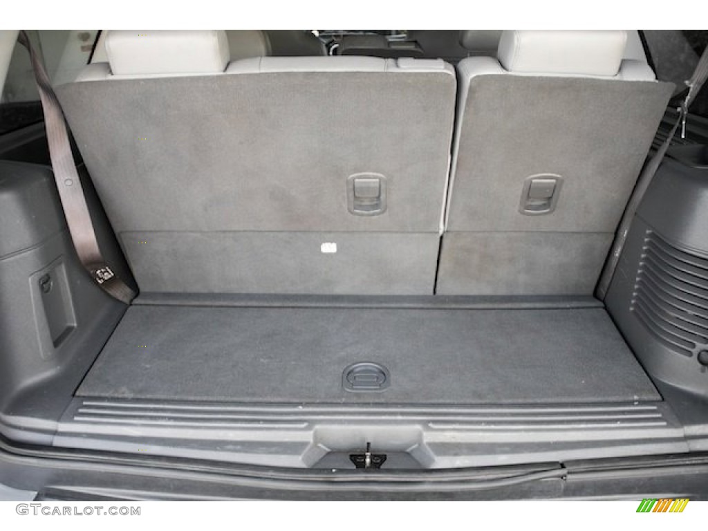 2003 Ford Expedition XLT Trunk Photos