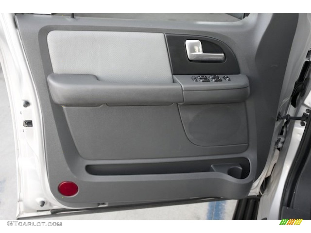 2003 Expedition XLT - Silver Birch Metallic / Flint Grey photo #26