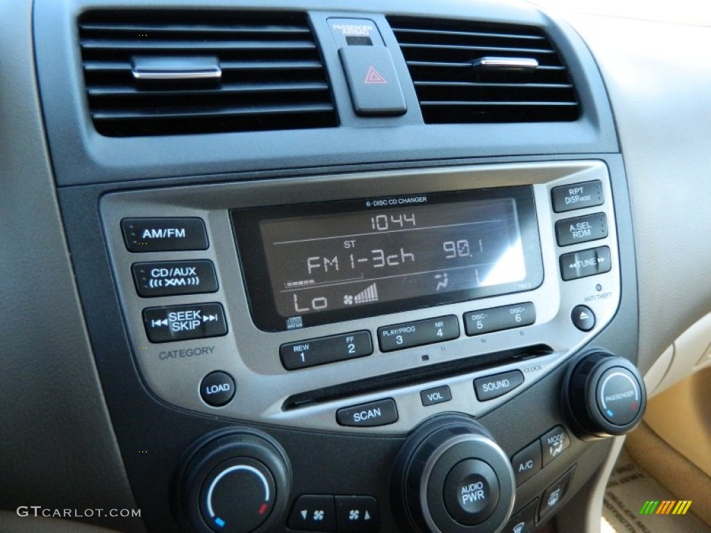 2007 Honda Accord EX-L Sedan Controls Photo #76247564
