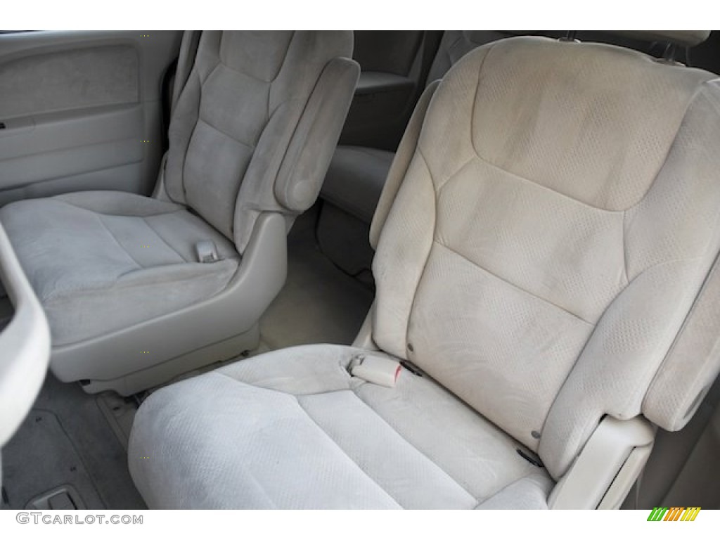2005 Honda Odyssey LX Rear Seat Photos