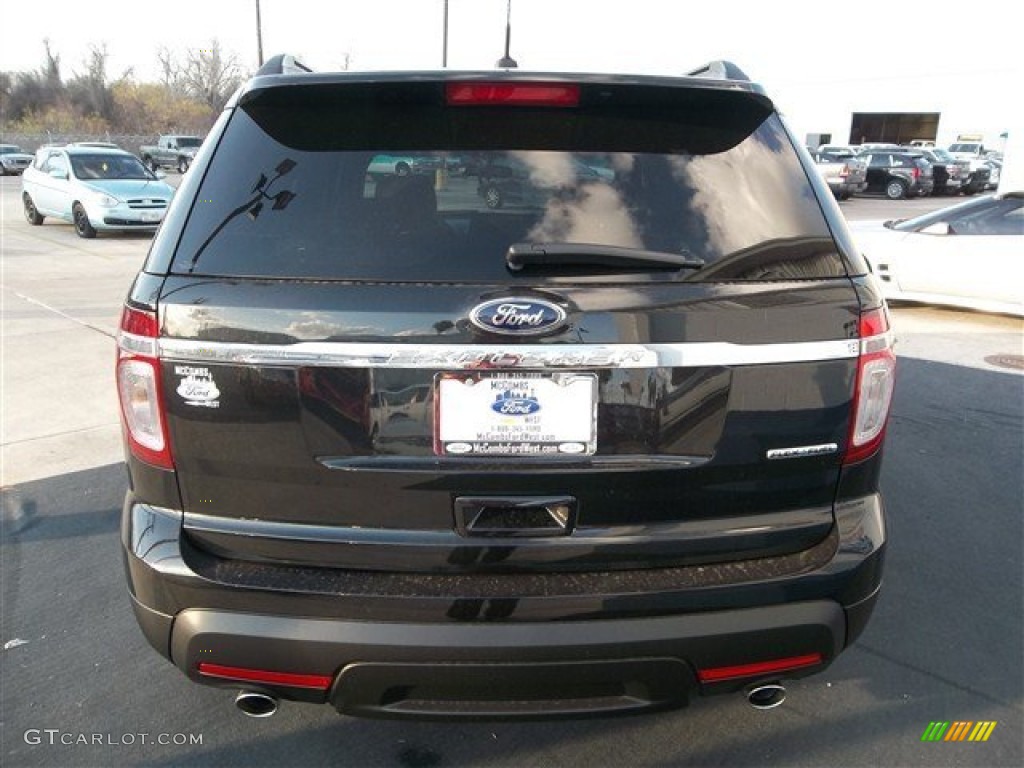 2013 Explorer FWD - Tuxedo Black Metallic / Medium Light Stone photo #5