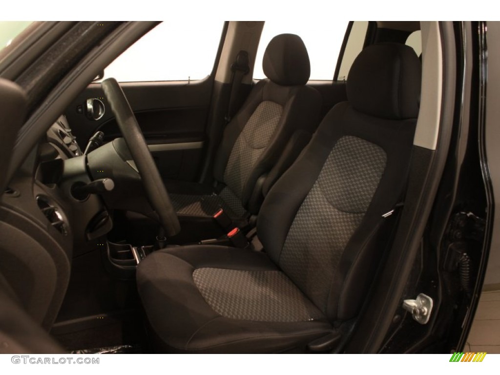 2009 Chevrolet HHR LS Front Seat Photos