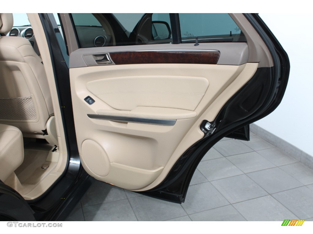 2010 Mercedes-Benz ML 350 4Matic Cashmere Door Panel Photo #76252892