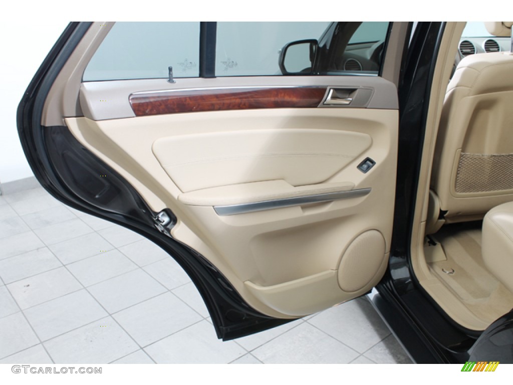 2010 Mercedes-Benz ML 350 4Matic Cashmere Door Panel Photo #76252922