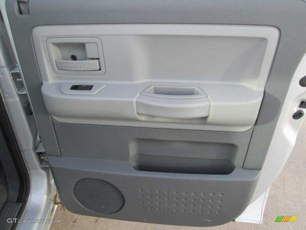 2005 Dakota SLT Quad Cab 4x4 - Bright Silver Metallic / Medium Slate Gray photo #29