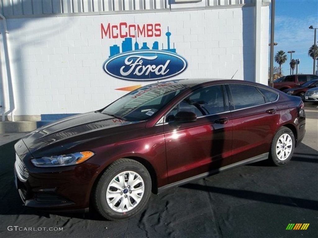 2013 Fusion S - Bordeaux Reserve Red Metallic / Earth Gray photo #2