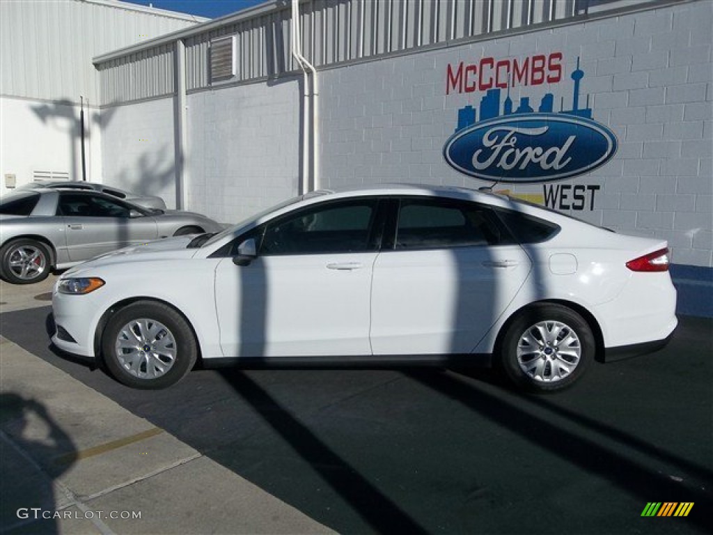 2013 Fusion S - Oxford White / Earth Gray photo #3