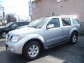 Silver Lightning - Pathfinder SE 4x4 Photo No. 4
