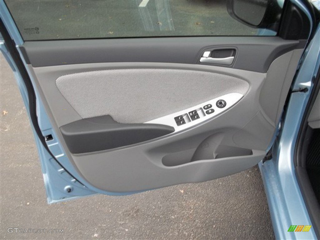 2013 Hyundai Accent GS 5 Door Gray Door Panel Photo #76263440