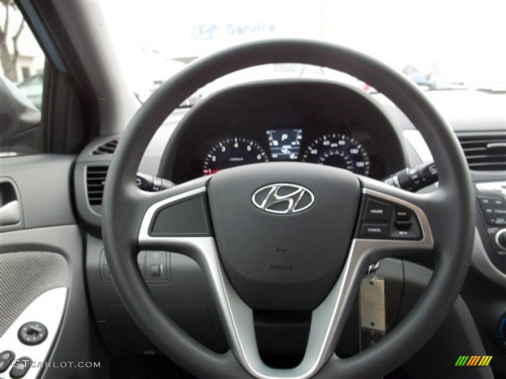 2013 Hyundai Accent GS 5 Door Gray Steering Wheel Photo #76263569