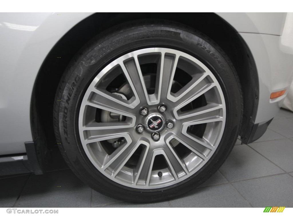 2012 Ford Mustang GT Premium Convertible Wheel Photos