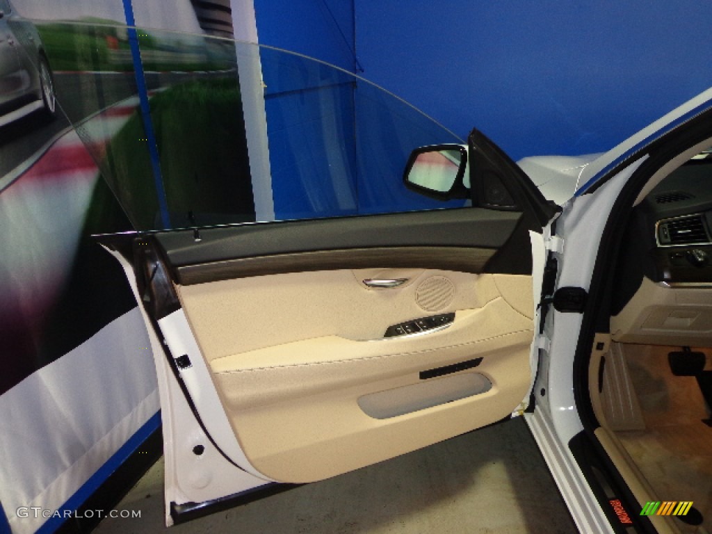 2012 BMW 5 Series 535i xDrive Gran Turismo Door Panel Photos