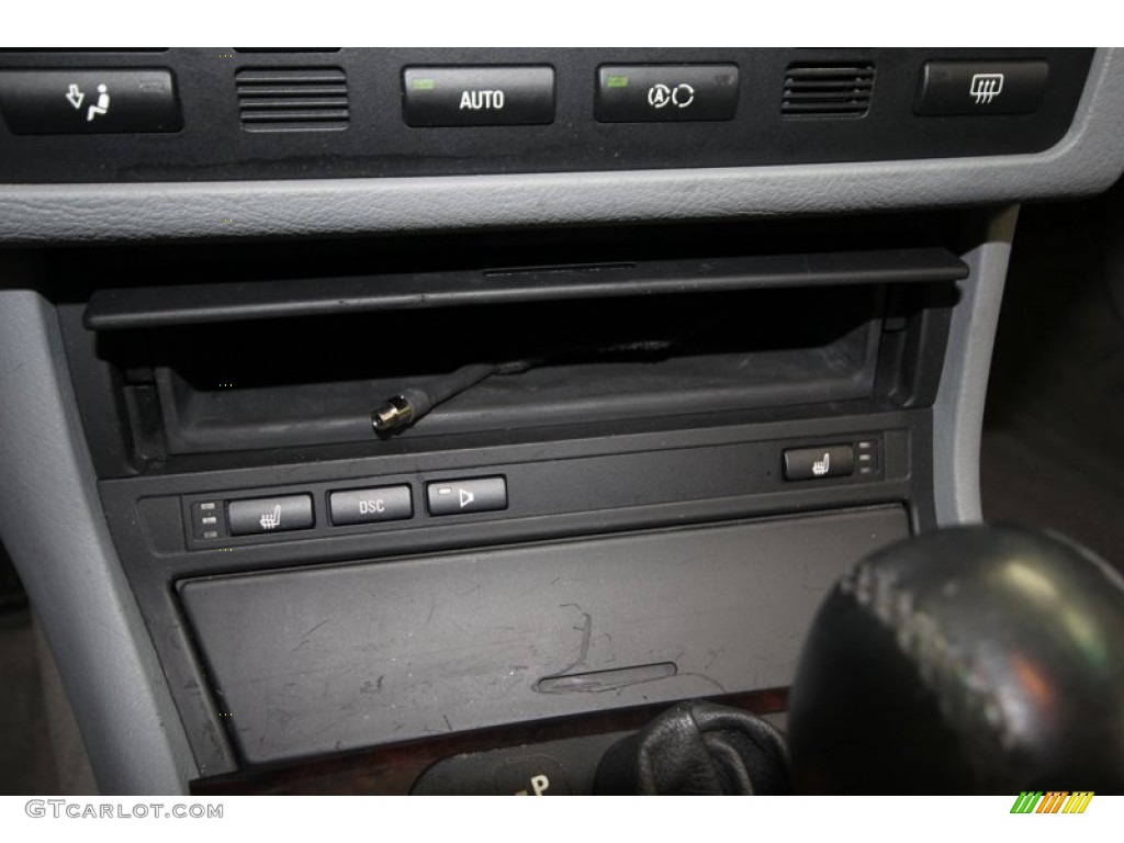 2004 BMW 3 Series 325i Wagon Controls Photo #76265045