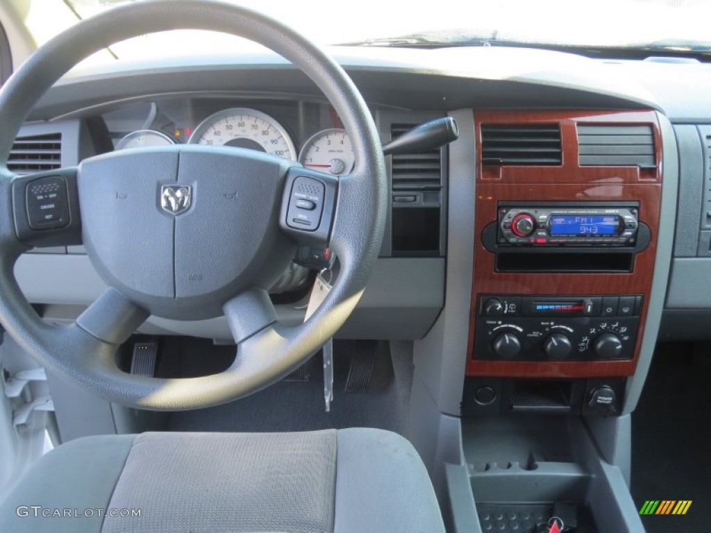 2006 Dodge Durango SLT Dashboard Photos