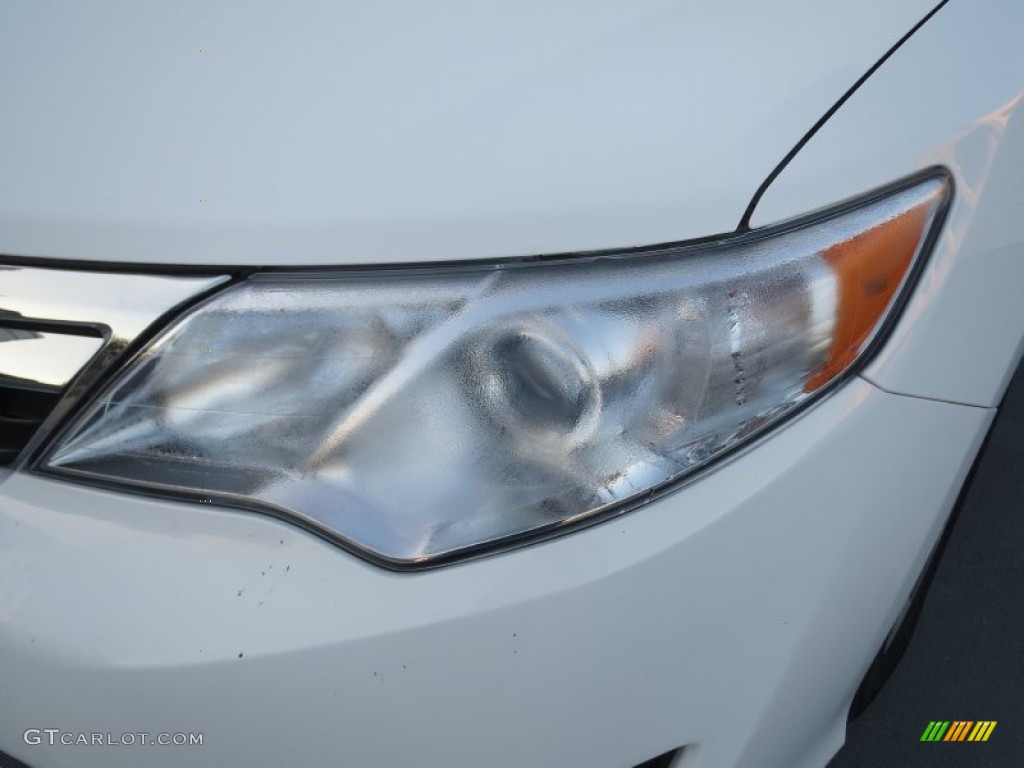 2012 Camry LE - Super White / Ash photo #10