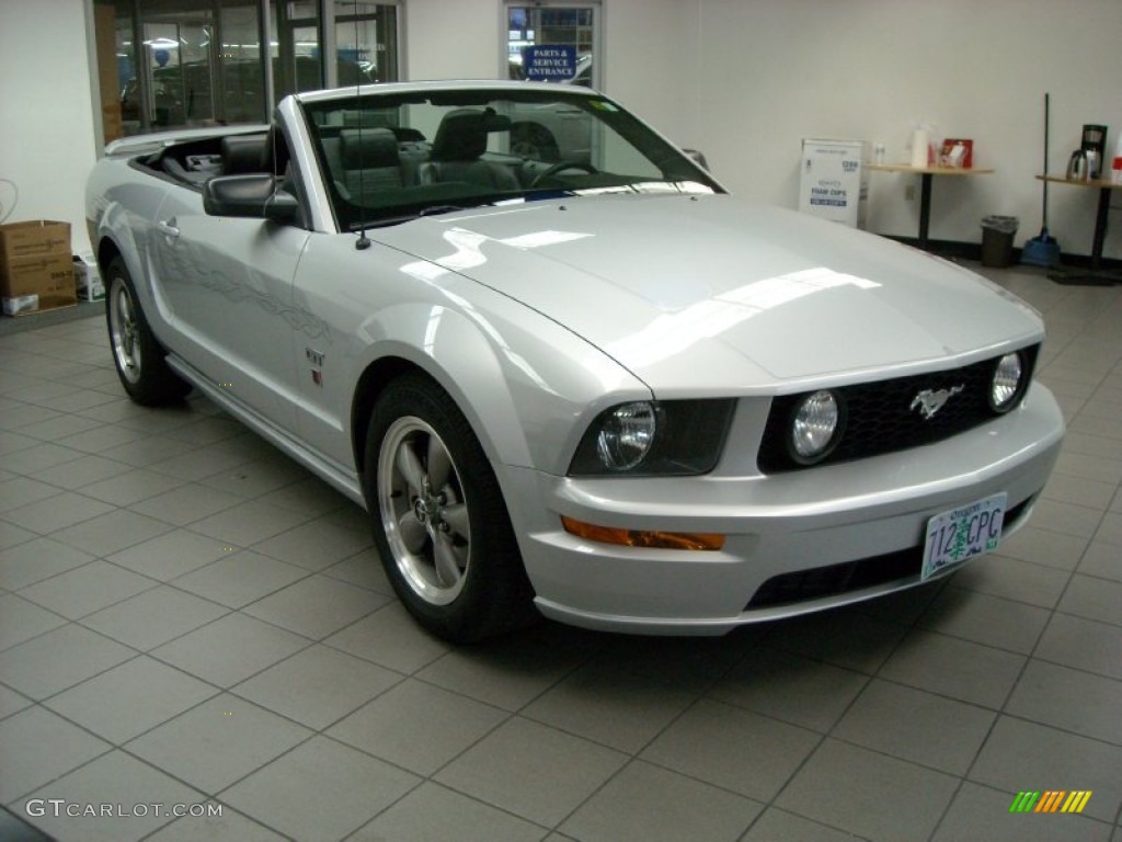 2006 Mustang GT Premium Convertible - Satin Silver Metallic / Dark Charcoal photo #5