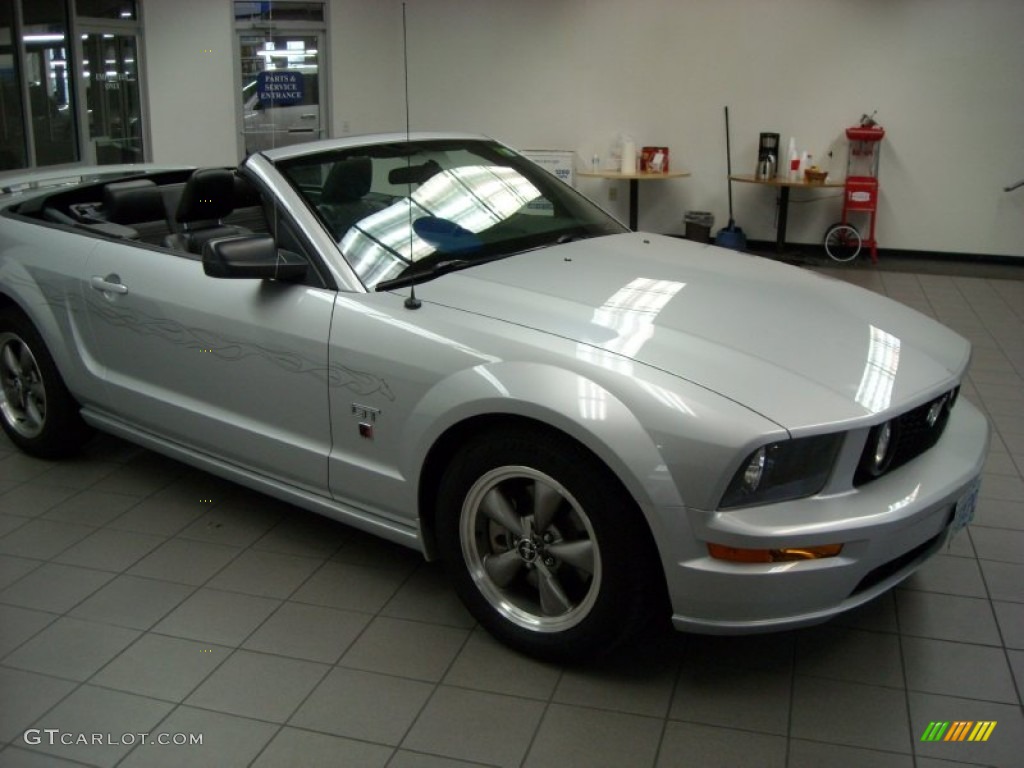 2006 Mustang GT Premium Convertible - Satin Silver Metallic / Dark Charcoal photo #6