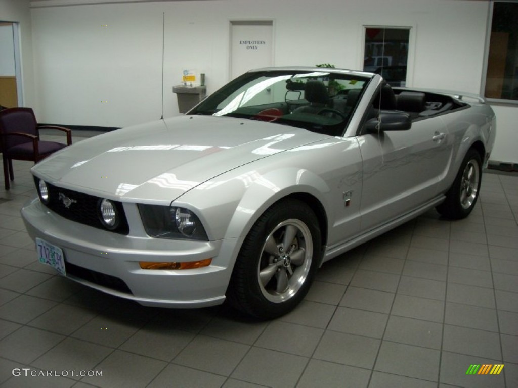 2006 Mustang GT Premium Convertible - Satin Silver Metallic / Dark Charcoal photo #7