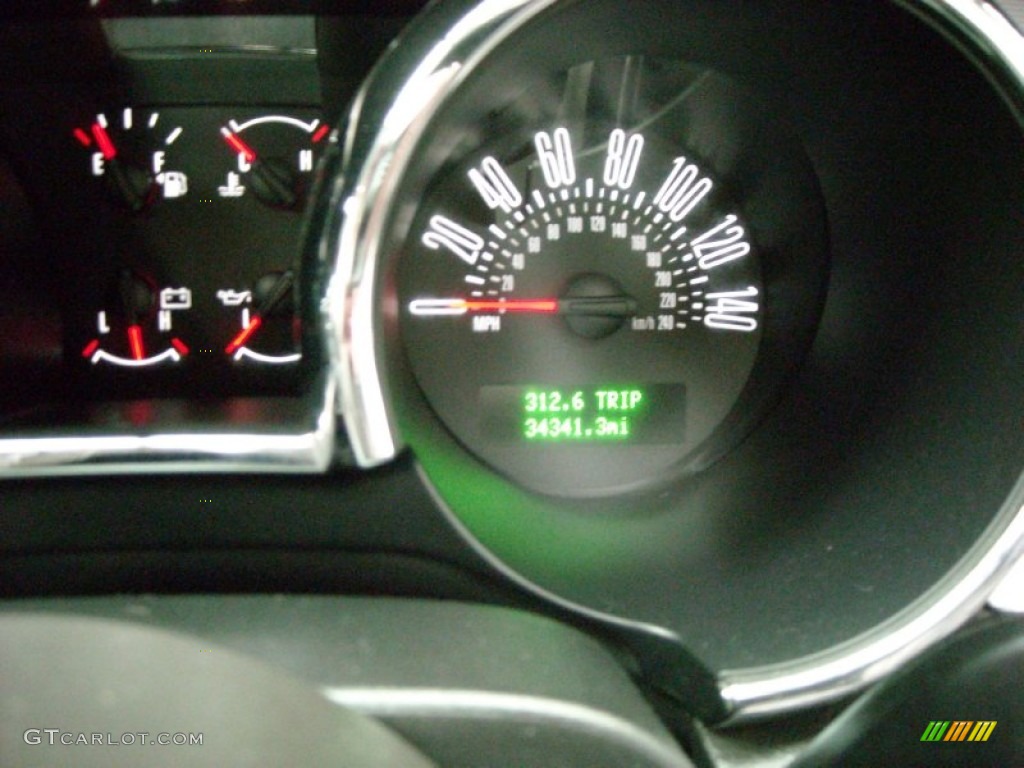 2006 Mustang GT Premium Convertible - Satin Silver Metallic / Dark Charcoal photo #25