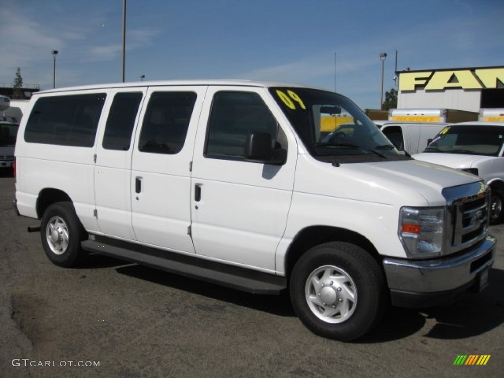 Oxford White 2009 Ford E Series Van E350 Super Duty XLT Passenger Exterior Photo #76273514