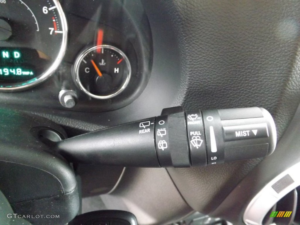 2013 Jeep Wrangler Unlimited Sahara 4x4 Controls Photo #76274003