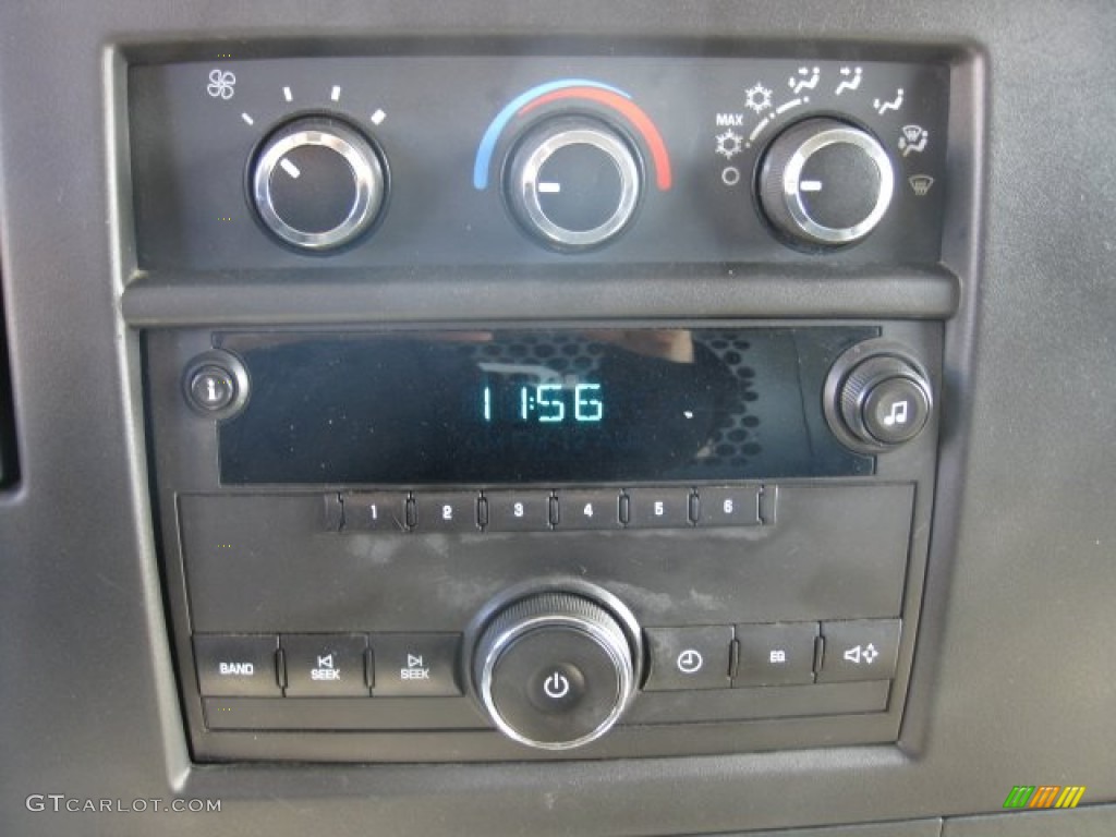 2009 Chevrolet Express 1500 Cargo Van Controls Photo #76274072
