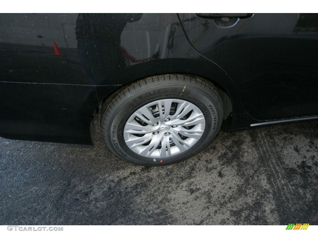 2013 Camry Hybrid LE - Attitude Black Metallic / Ivory photo #9