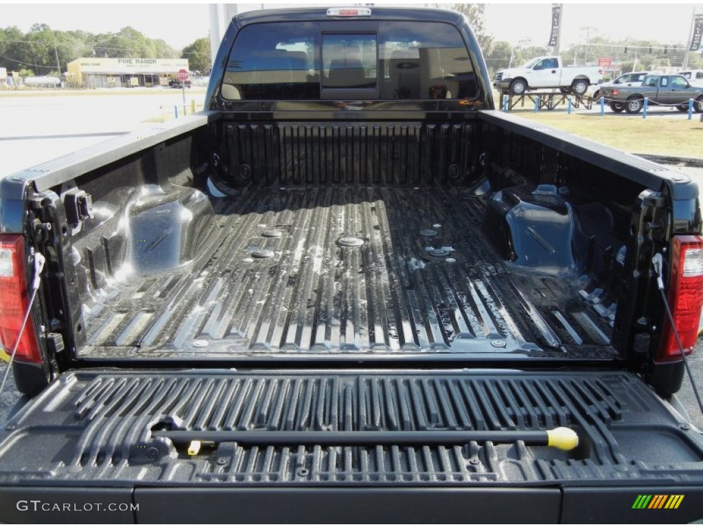 2013 F450 Super Duty Lariat Crew Cab 4x4 - Tuxedo Black Metallic / Black photo #9