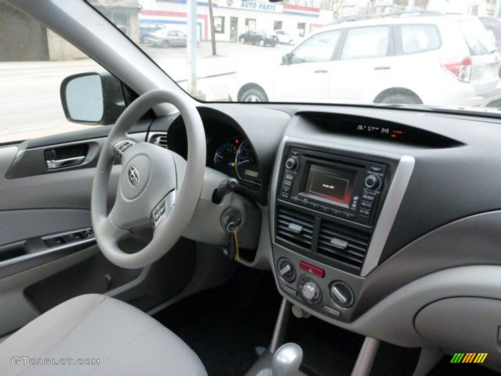 2013 Forester 2.5 X Premium - Dark Gray Metallic / Platinum photo #5