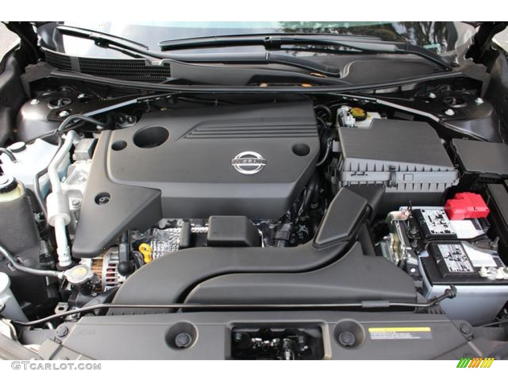 2013 Nissan Altima 2.5 S Engine Photos