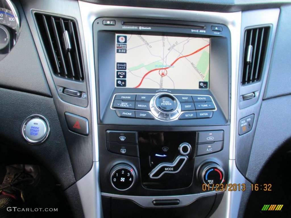 2011 Sonata SE - Venetian Red / Black photo #10