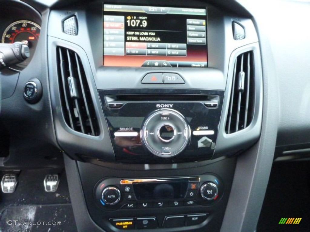 2013 Ford Focus ST Hatchback Controls Photo #76284580