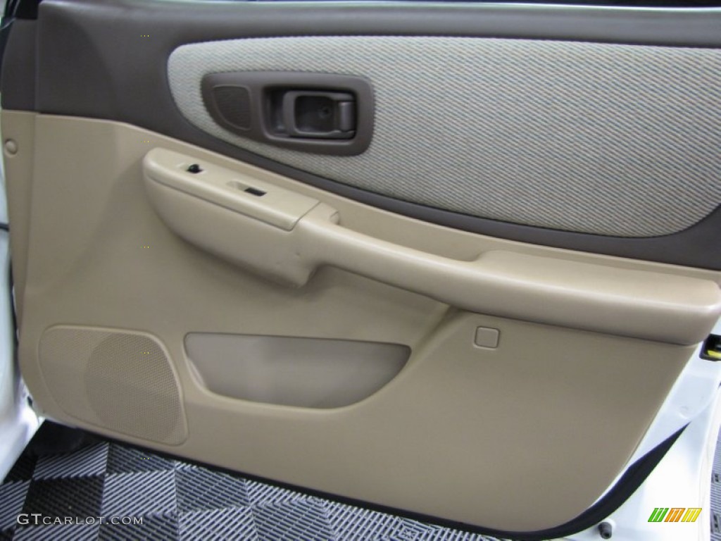 2000 Subaru Impreza L Sedan Gray Door Panel Photo #76284685