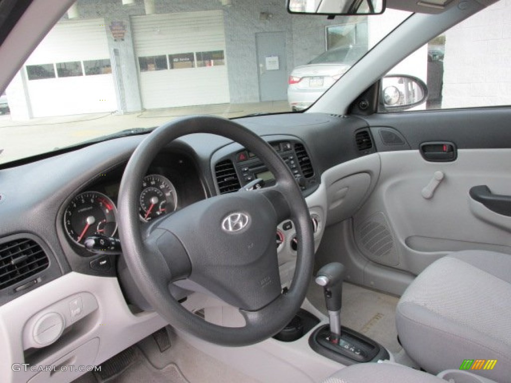 Gray Interior 2007 Hyundai Accent GLS Sedan Photo #76285556