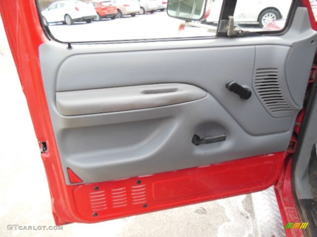 1997 Ford F250 XL Regular Cab 4x4 Medium Graphite Door Panel Photo #76286033