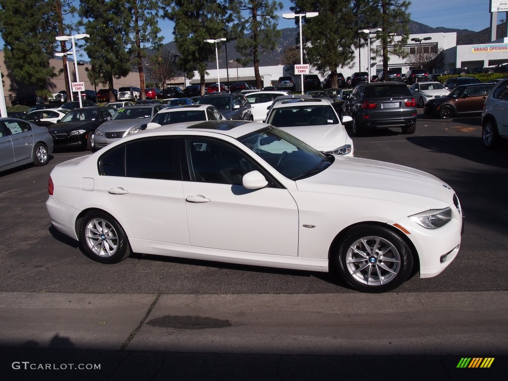 2010 3 Series 328i Sedan - Alpine White / Black photo #3