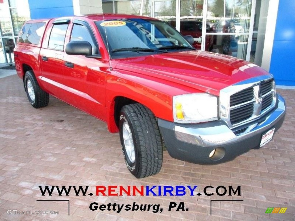 2005 Dakota SLT Quad Cab 4x4 - Flame Red / Medium Slate Gray photo #1