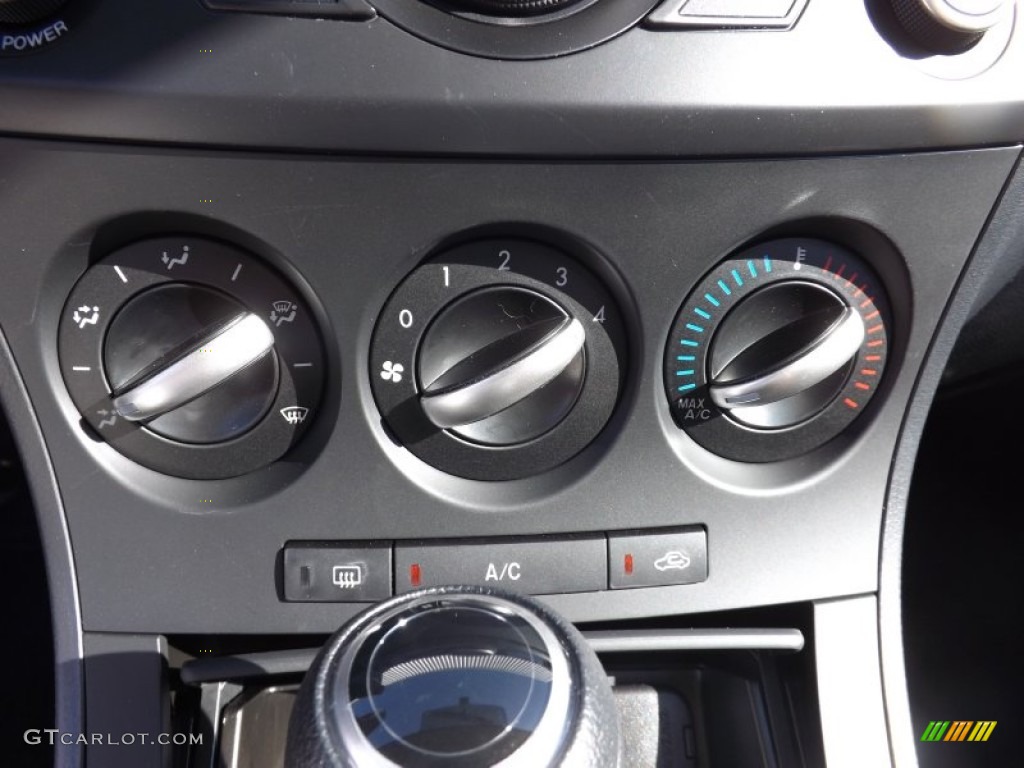 2013 Mazda MAZDA3 i Sport 4 Door Controls Photo #76291046