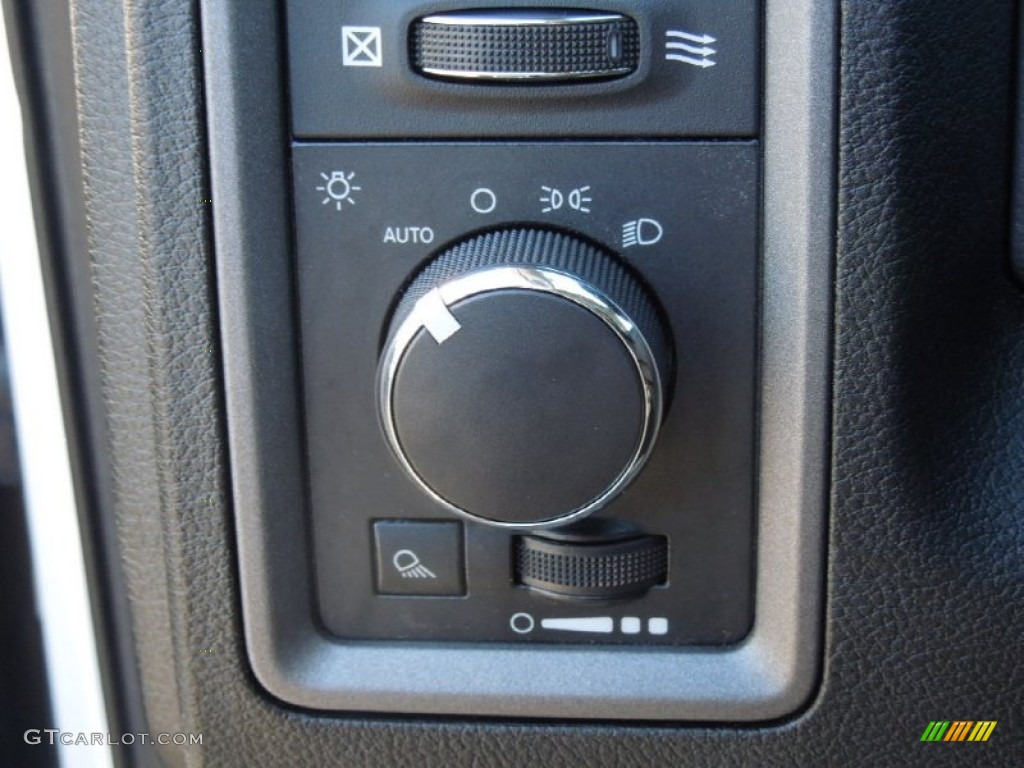 2013 Ram 1500 Tradesman Regular Cab Controls Photo #76291115