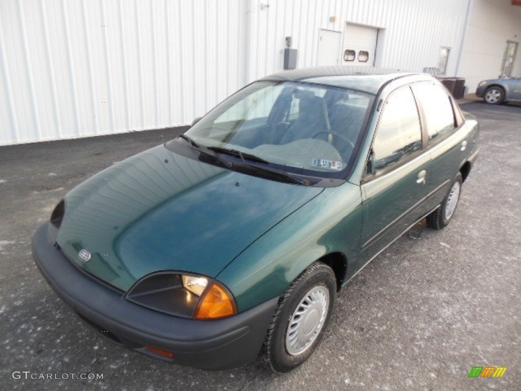 1996 Metro Sedan - Woodland Green Metallic / Gray photo #2