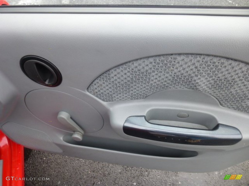 2005 Chevrolet Aveo LS Sedan Gray Door Panel Photo #76294421