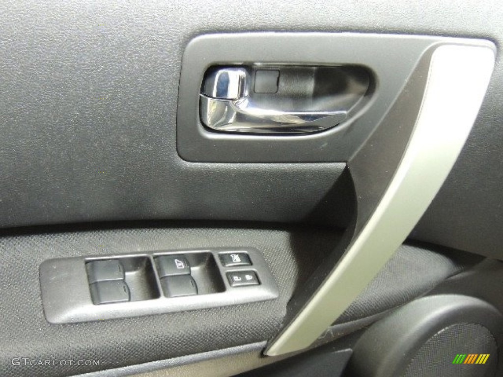 2011 Rogue S AWD - Silver Ice Metallic / Black photo #10