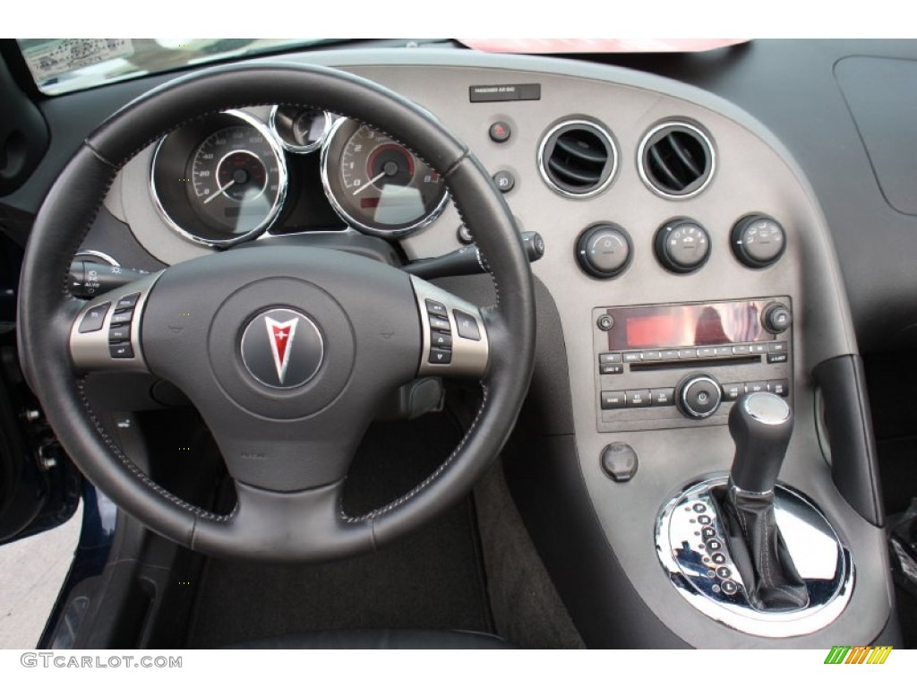 2007 Pontiac Solstice GXP Roadster Dashboard Photos