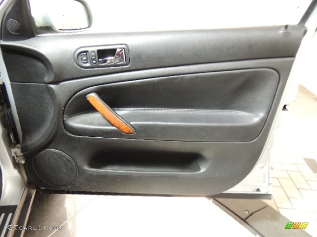 2004 Volkswagen Passat GLX 4Motion Wagon Anthracite Door Panel Photo #76300101