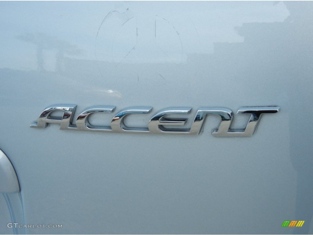2008 Accent SE Coupe - Platinum Silver / Black photo #9
